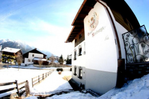 Family Friendly Chalet - Central with Beautiful Mountain Views, Seefeld In Tirol